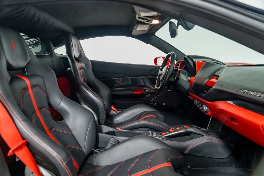 2018 Ferrari 488 GTB - Image 27 of 31