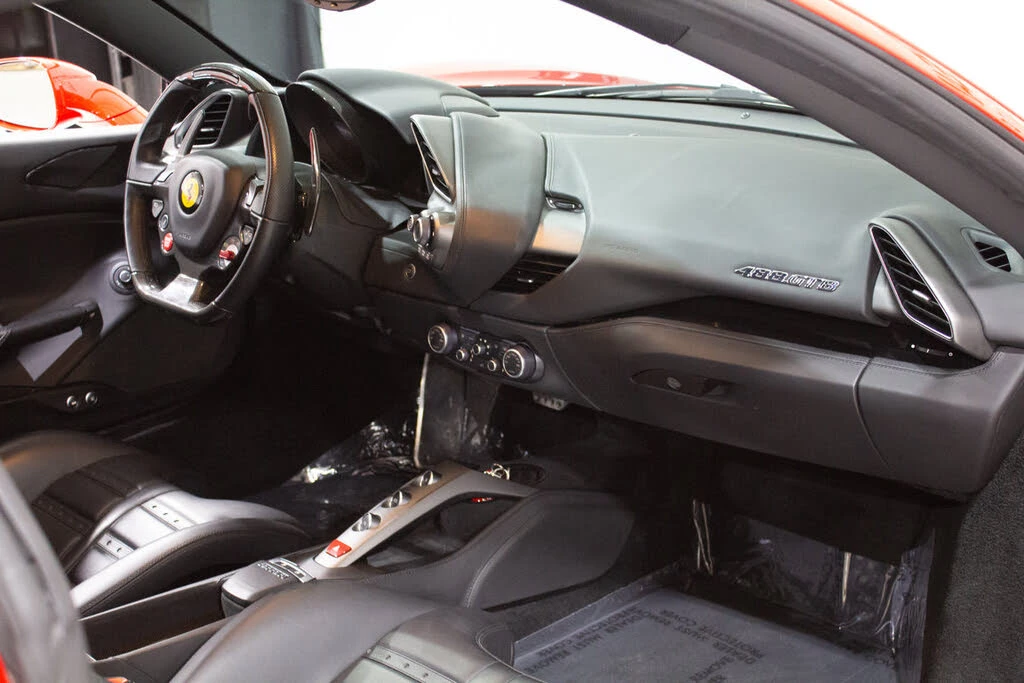 2018 Ferrari 488 GTB - Image 15 of 31