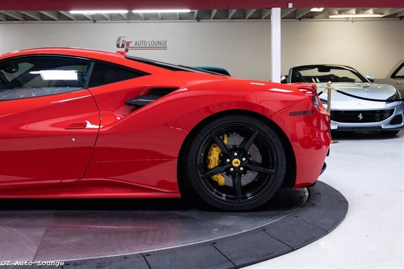 2018 Ferrari 488 GTB - Image 10 of 31