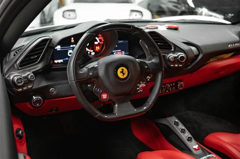 2018 Ferrari 488 GTB - Image 13 of 31