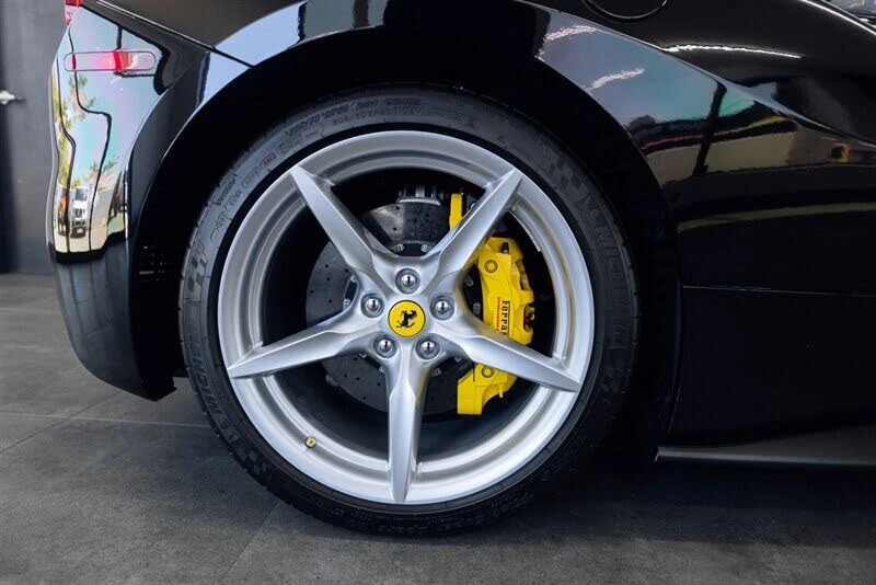 2018 Ferrari 488 GTB - Image 9 of 31