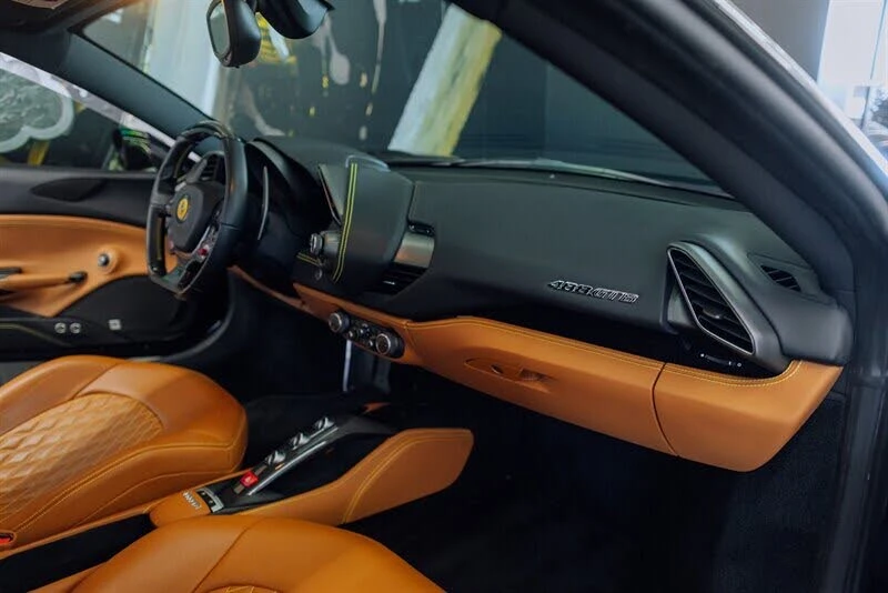 2018 Ferrari 488 GTB - Image 20 of 31