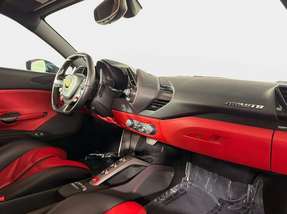 2018 Ferrari 488 GTB - Image 26 of 31