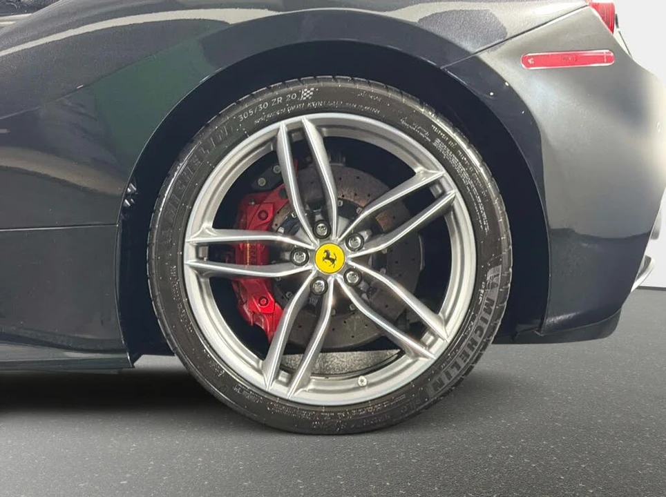 2018 Ferrari 488 GTB - Image 14 of 31