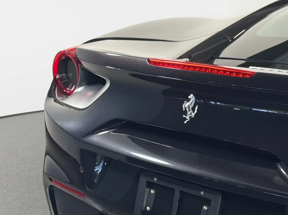 2018 Ferrari 488 GTB - Image 11 of 31