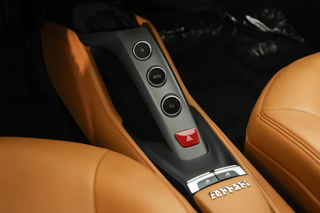 2018 Ferrari 488 GTB - Image 28 of 31