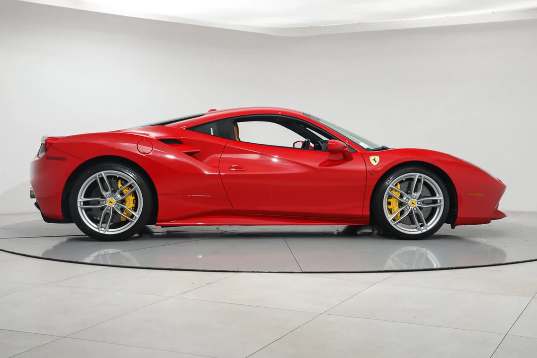 2018 Ferrari 488 GTB - Image 10 of 31