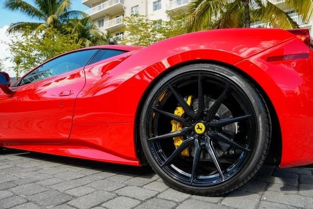 2018 Ferrari 488 GTB - Image 18 of 31