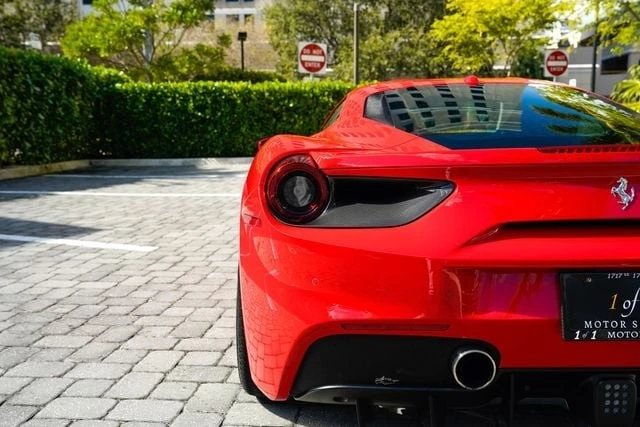 2018 Ferrari 488 GTB - Image 24 of 31
