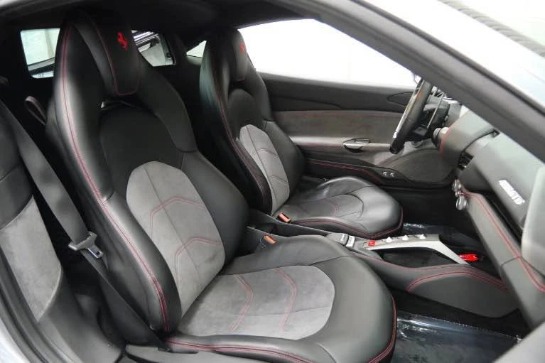 2018 Ferrari 488 - Image 10 of 13