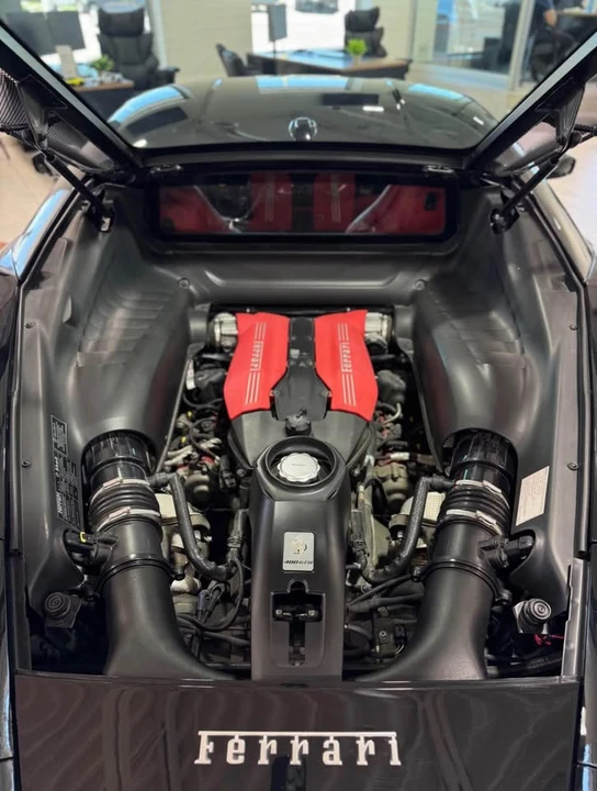2018 Ferrari 488 GTB - Image 10 of 14