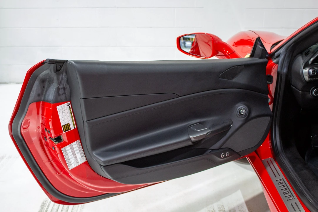2018 Ferrari 488 GTB - Image 16 of 31
