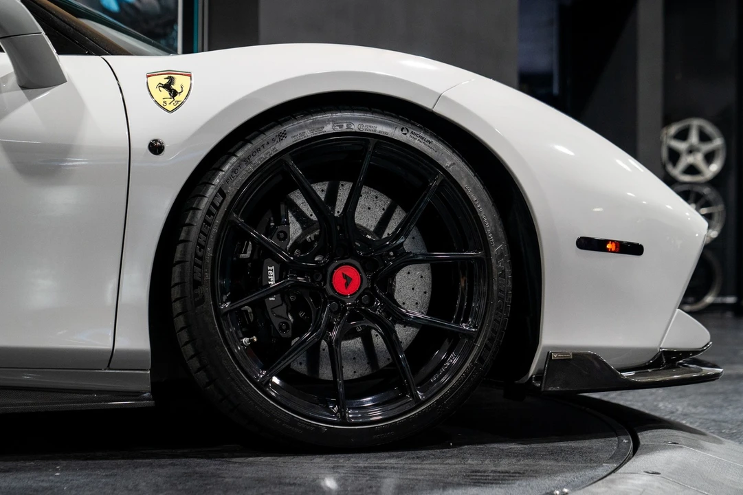 2018 Ferrari 488 GTB - Image 5 of 12