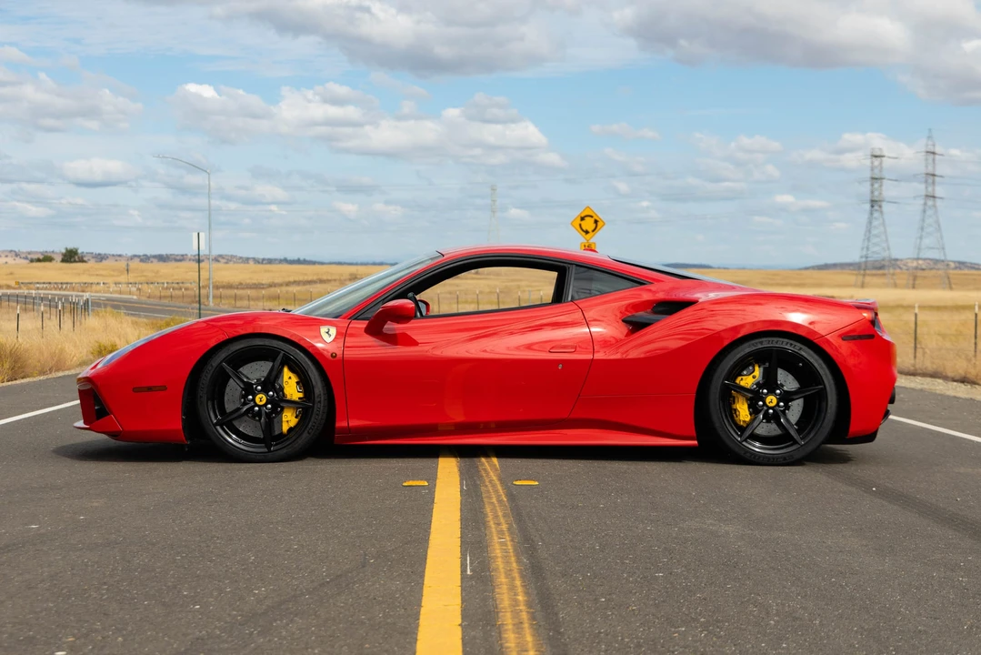 2018 Ferrari 488 GTB - Image 8 of 31