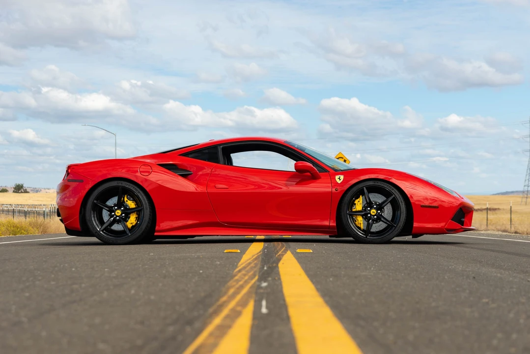 2018 Ferrari 488 GTB - Image 14 of 31