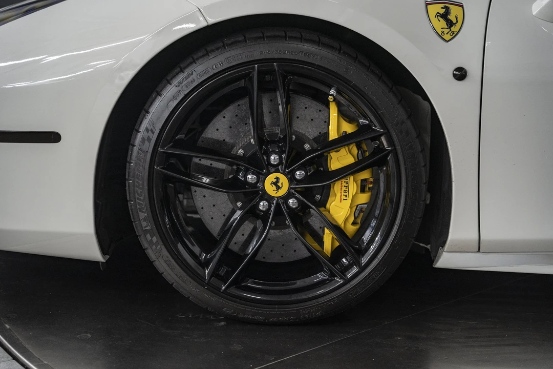 2018 Ferrari 488 GTB - Image 18 of 31