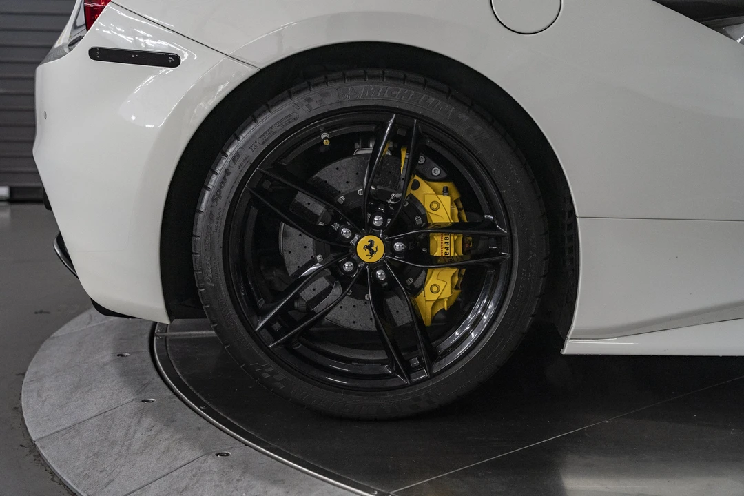 2018 Ferrari 488 GTB - Image 16 of 31