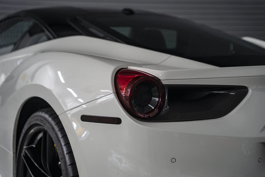 2018 Ferrari 488 GTB - Image 15 of 31