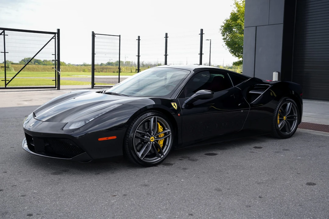 2018 Ferrari 488 GTB - Image 2 of 31