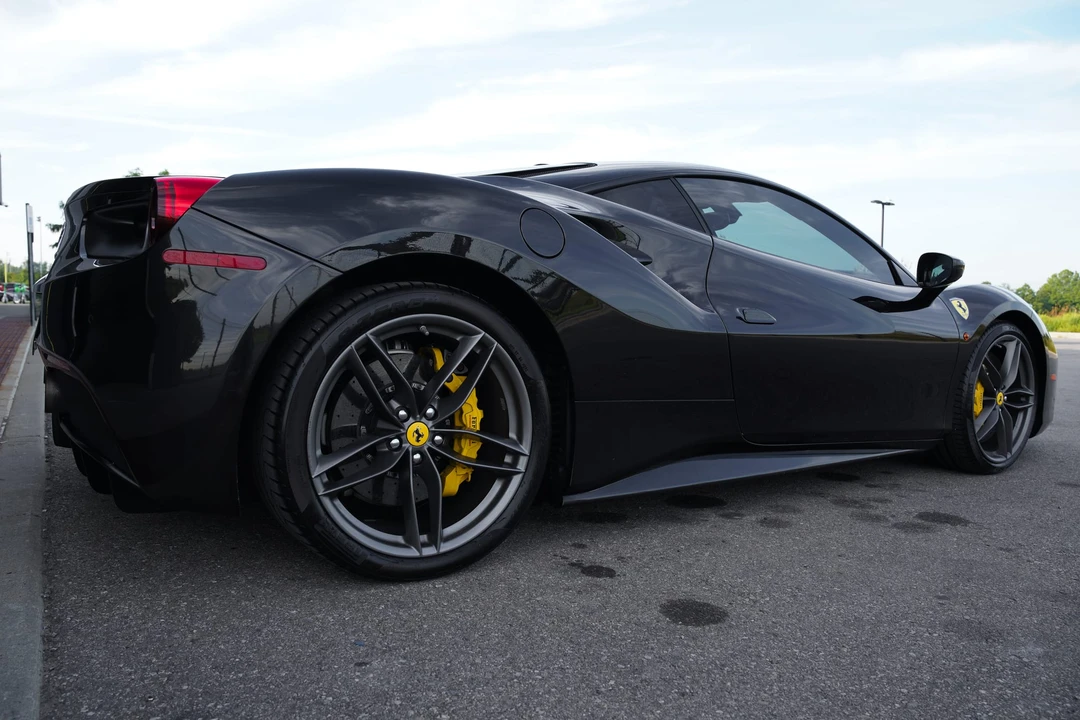 2018 Ferrari 488 GTB - Image 16 of 31