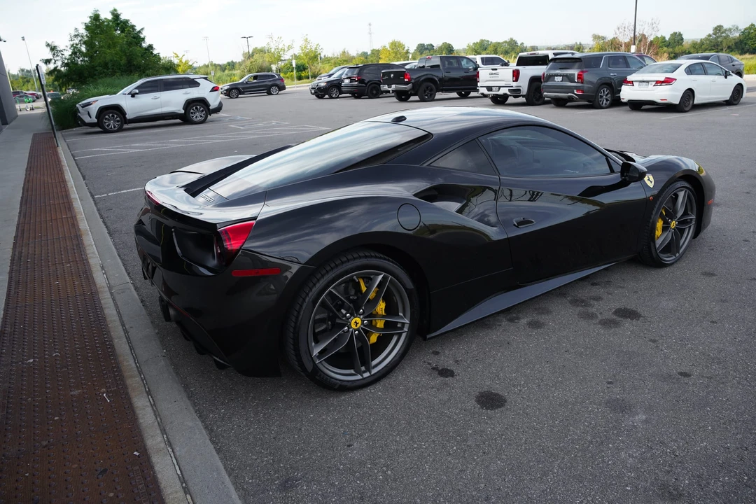 2018 Ferrari 488 GTB - Image 17 of 31
