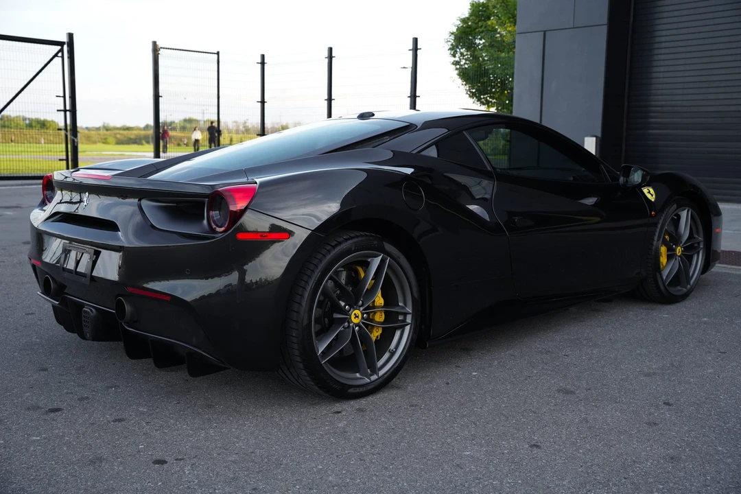 2018 Ferrari 488 GTB - Image 18 of 31