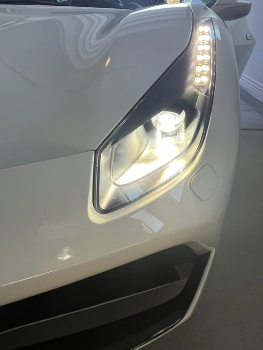 2018 Ferrari 488 GTB - Image 17 of 31