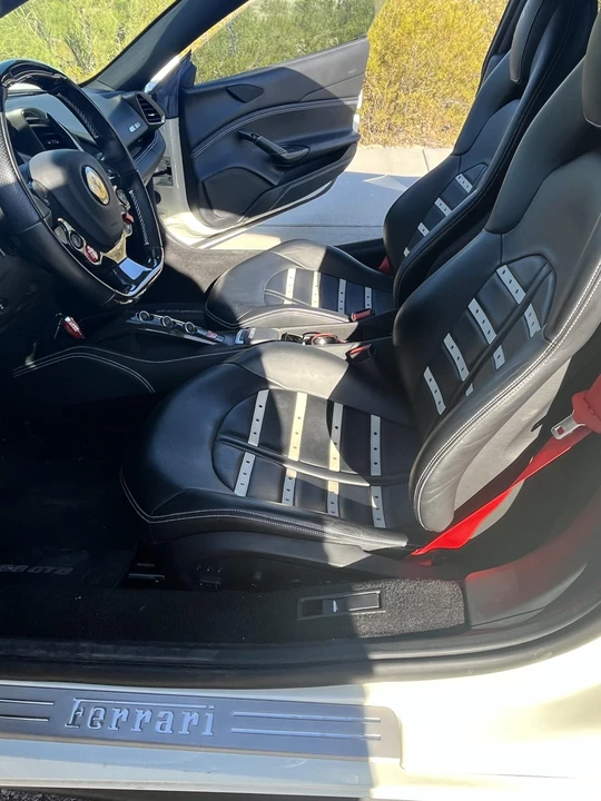 2018 Ferrari 488 GTB - Image 26 of 31
