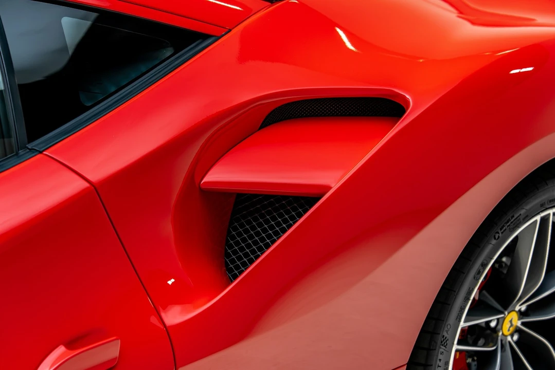 2018 Ferrari 488 GTB - Image 24 of 31
