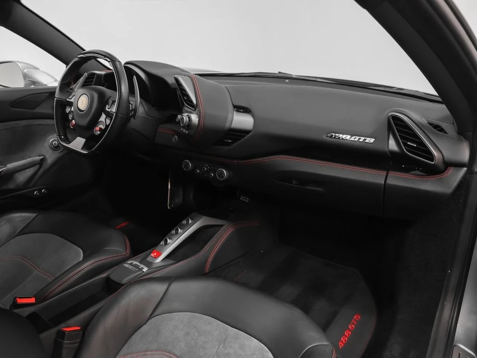 2018 Ferrari 488 GTB - Image 25 of 31