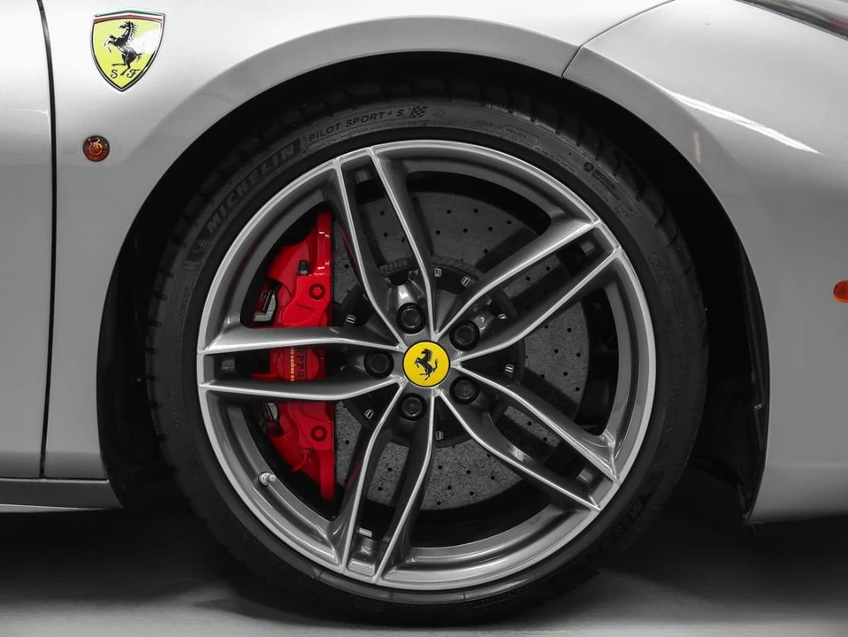 2018 Ferrari 488 GTB - Image 11 of 31