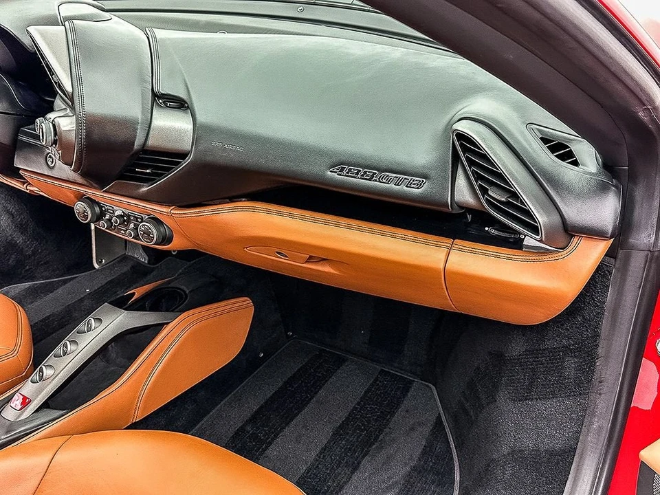 2018 Ferrari 488 GTB - Image 18 of 31