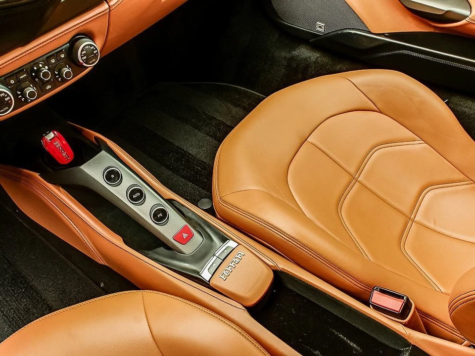 2018 Ferrari 488 GTB - Image 13 of 31