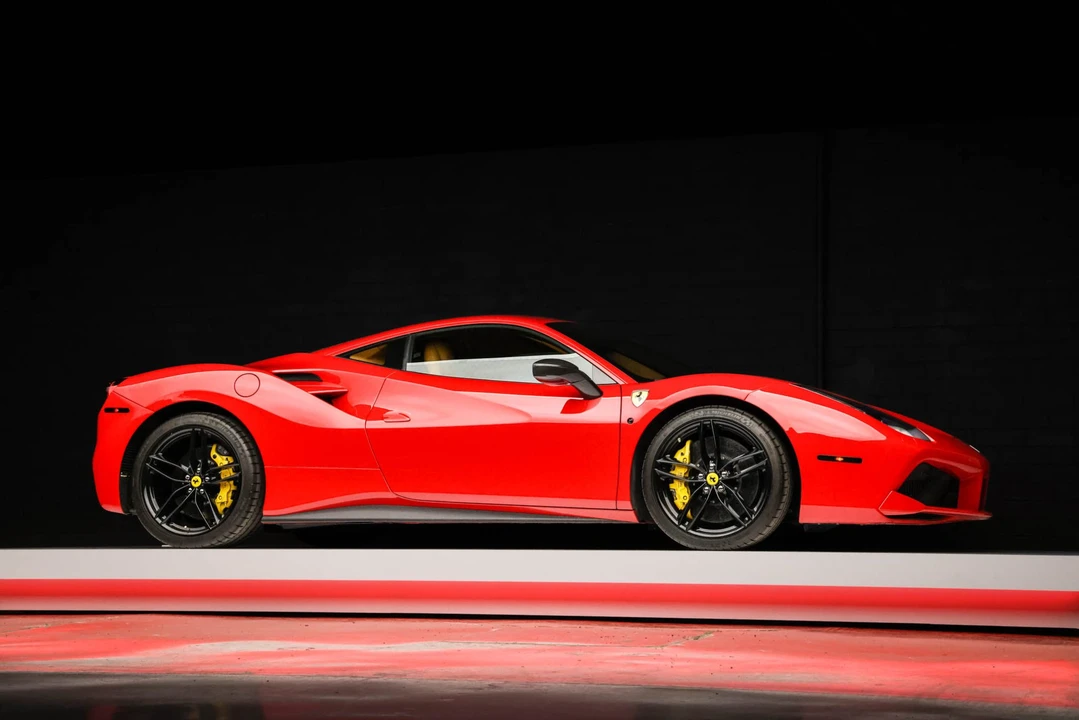 2018 Ferrari 488 GTB - Image 14 of 31