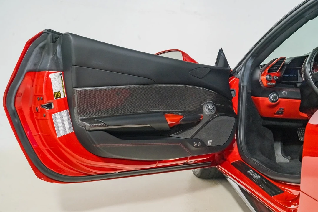 2018 Ferrari 488 GTB - Image 16 of 31