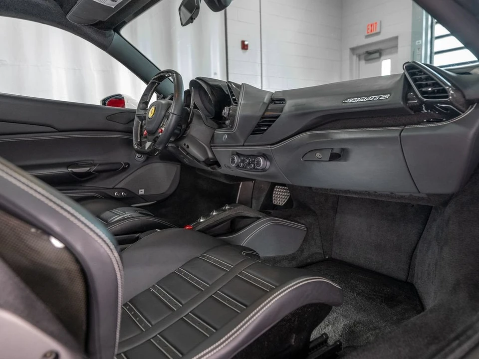 2018 Ferrari 488 GTB - Image 17 of 31