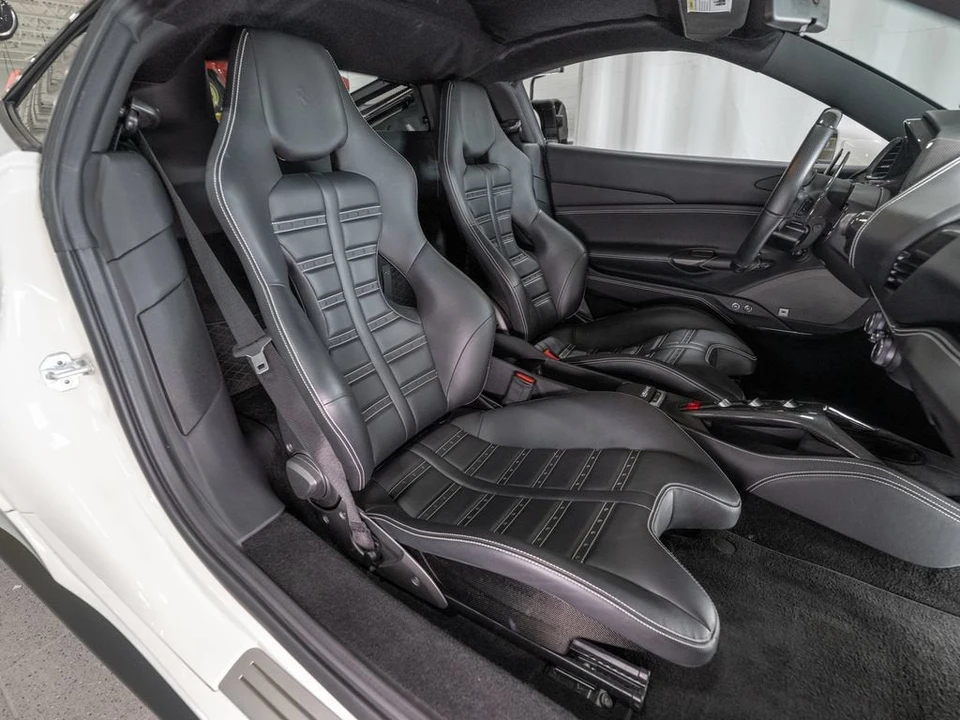 2018 Ferrari 488 GTB - Image 14 of 31