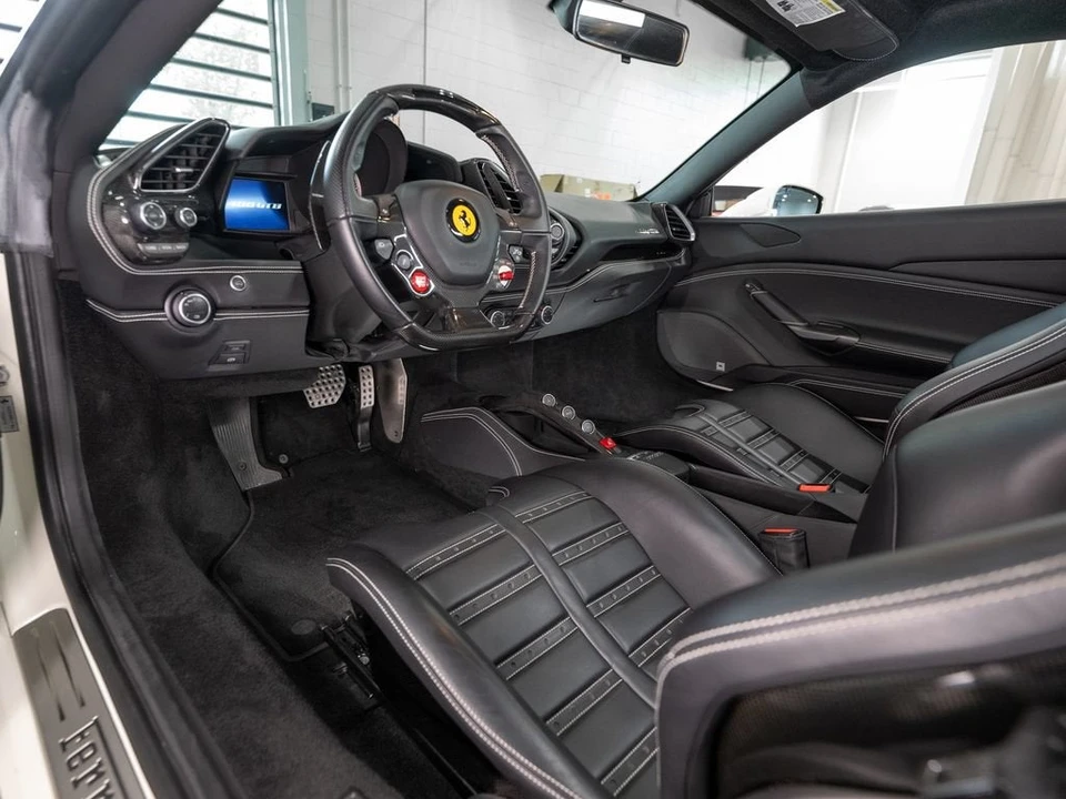 2018 Ferrari 488 GTB - Image 22 of 31