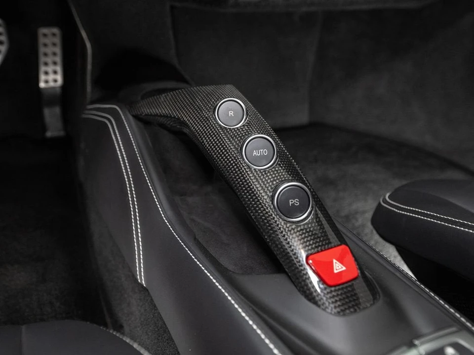2018 Ferrari 488 GTB - Image 29 of 31