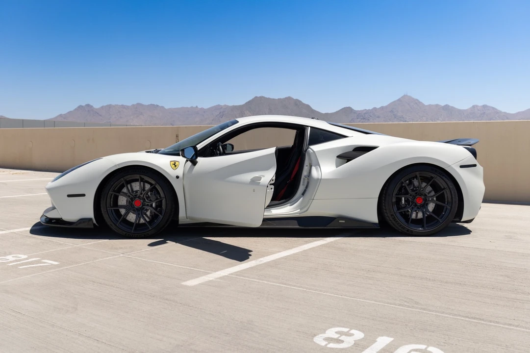 2018 Ferrari 488 GTB - Image 10 of 31