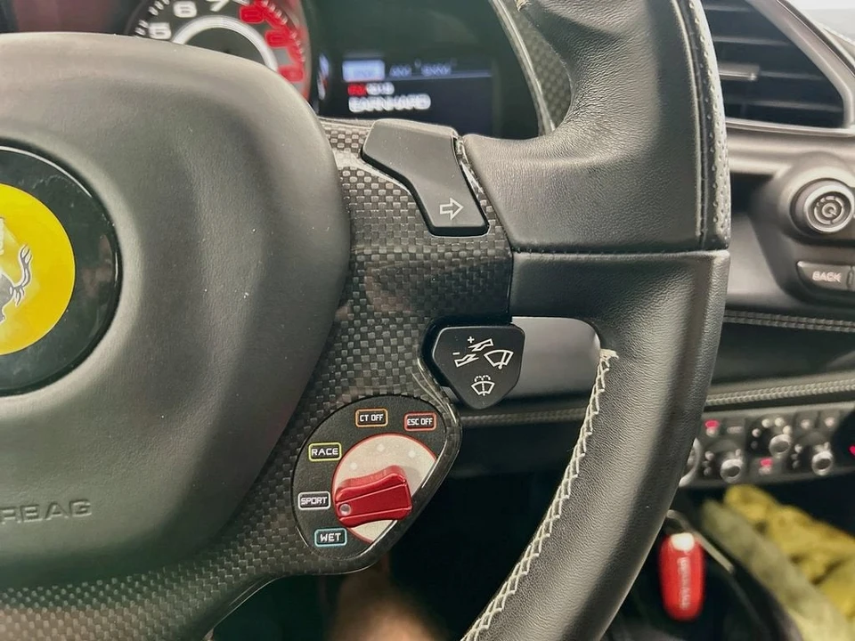 2018 Ferrari 488 GTB - Image 12 of 31