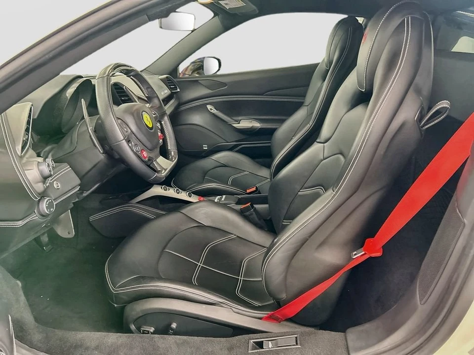 2018 Ferrari 488 GTB - Image 18 of 31