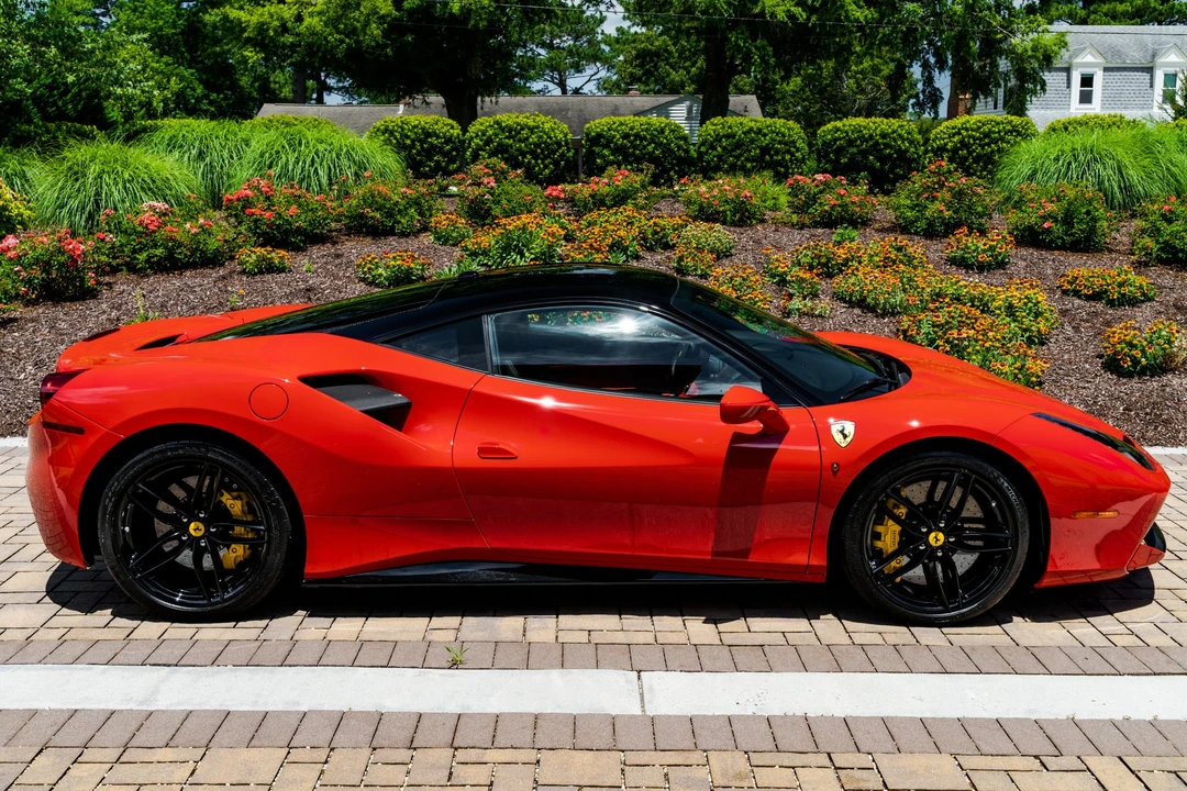 2018 Ferrari 488 GTB - Image 11 of 31