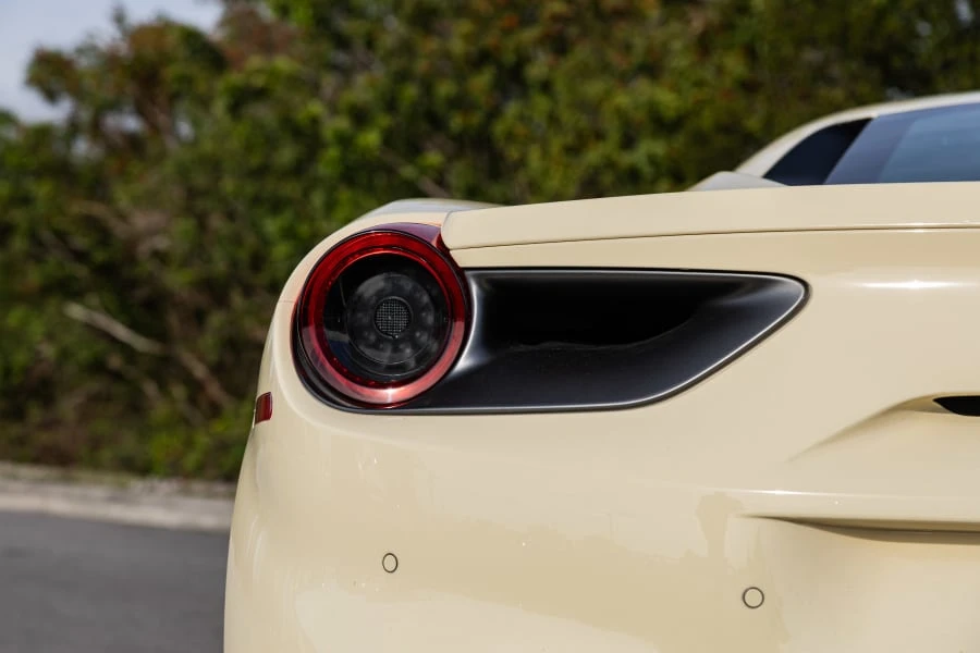 2018 Ferrari 488 GTB - Image 13 of 31