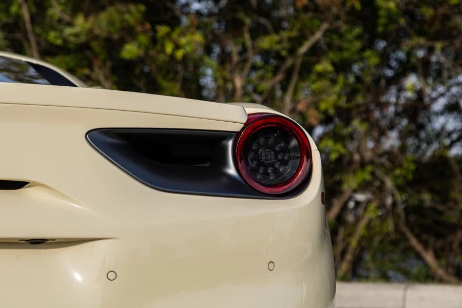 2018 Ferrari 488 GTB - Image 16 of 31