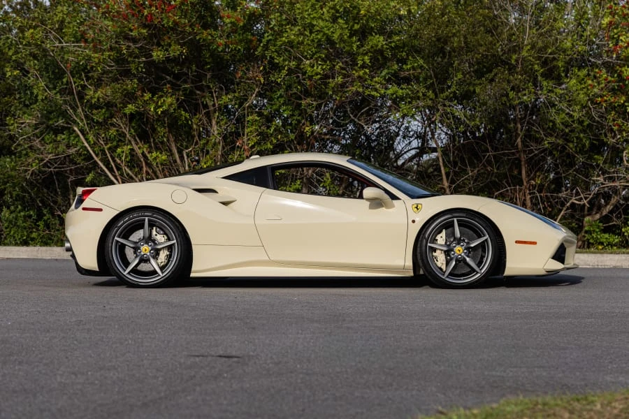 2018 Ferrari 488 GTB - Image 22 of 31