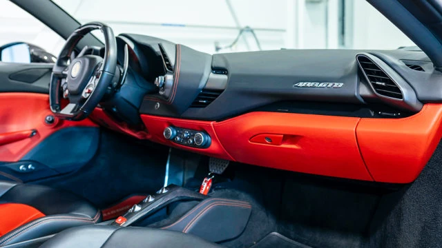 2018 Ferrari 488 GTB - Image 8 of 15