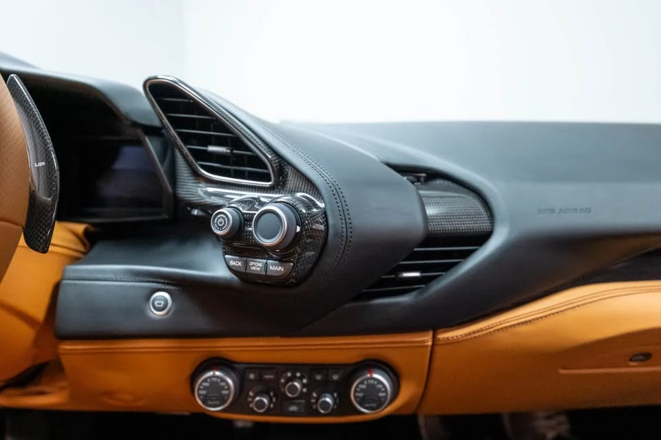 2018 Ferrari 488 GTB - Image 4 of 13