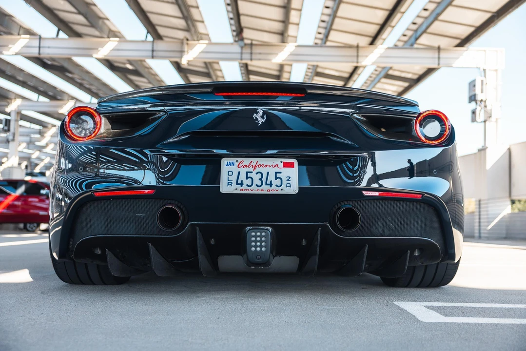 2018 Ferrari 488 GTB - Image 17 of 31