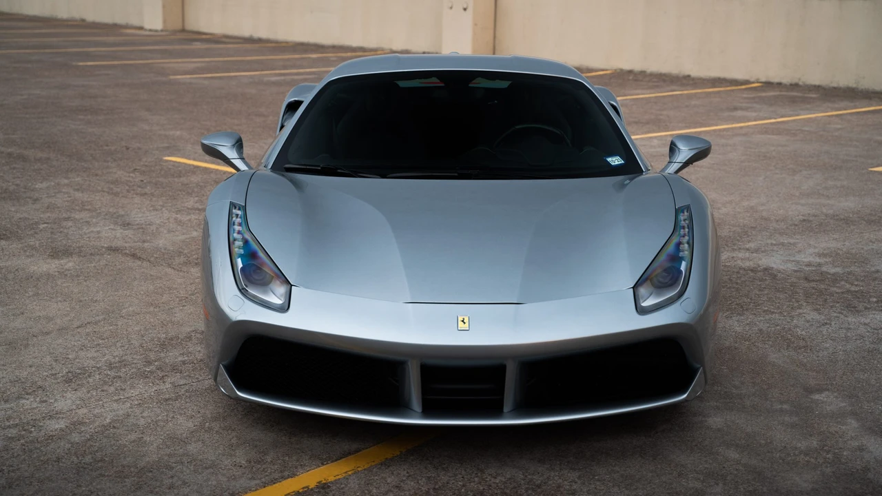 2018 Ferrari 488 GTB - Image 14 of 31